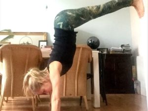 Yoganerds aufgepasst: 5 Vorübungen für den Handstand
