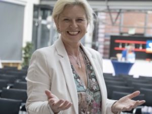 #100: Schmeiß dich ins Leben – ein Gespräch mit Martina Schmidt-Tanger